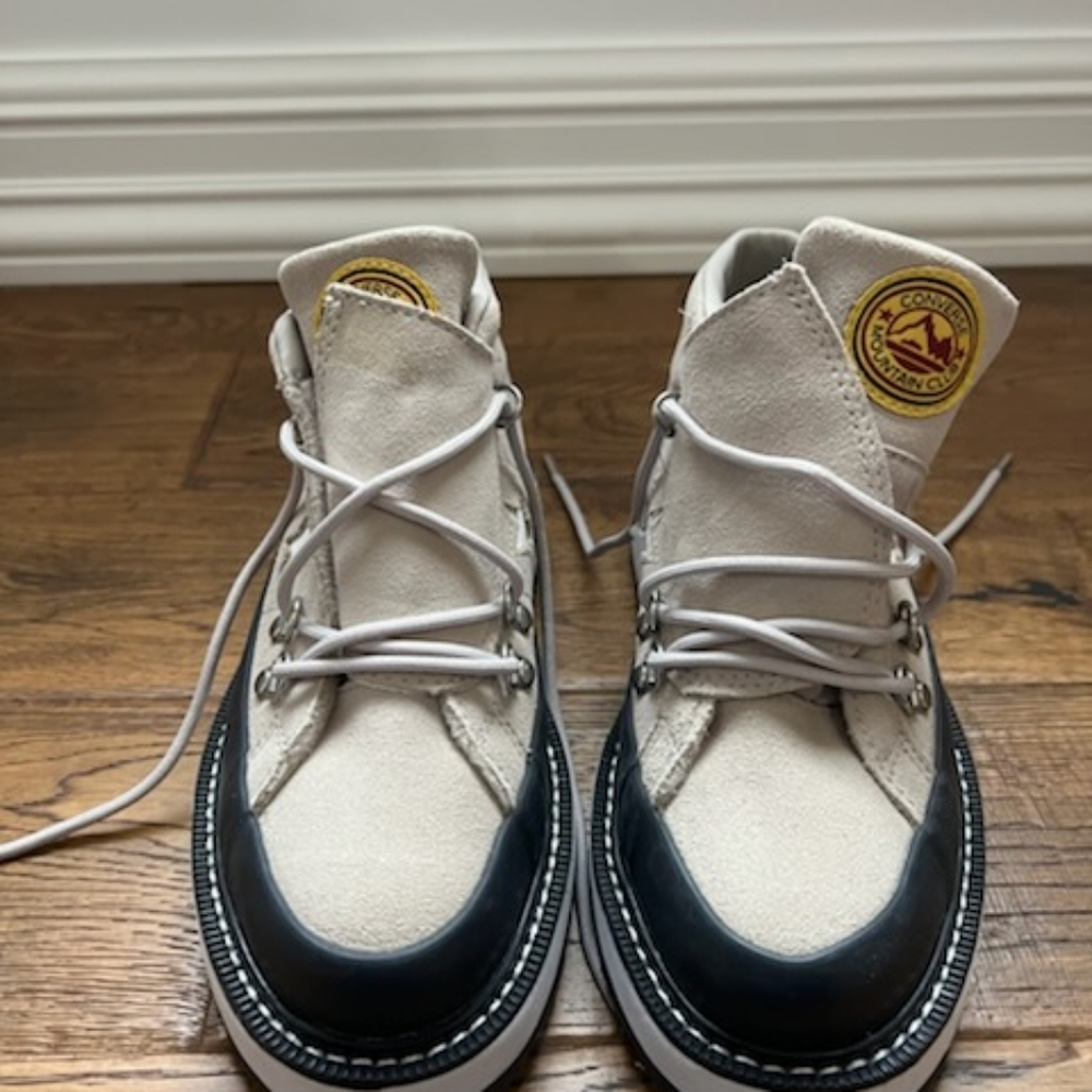 Converse mountain club sneakers